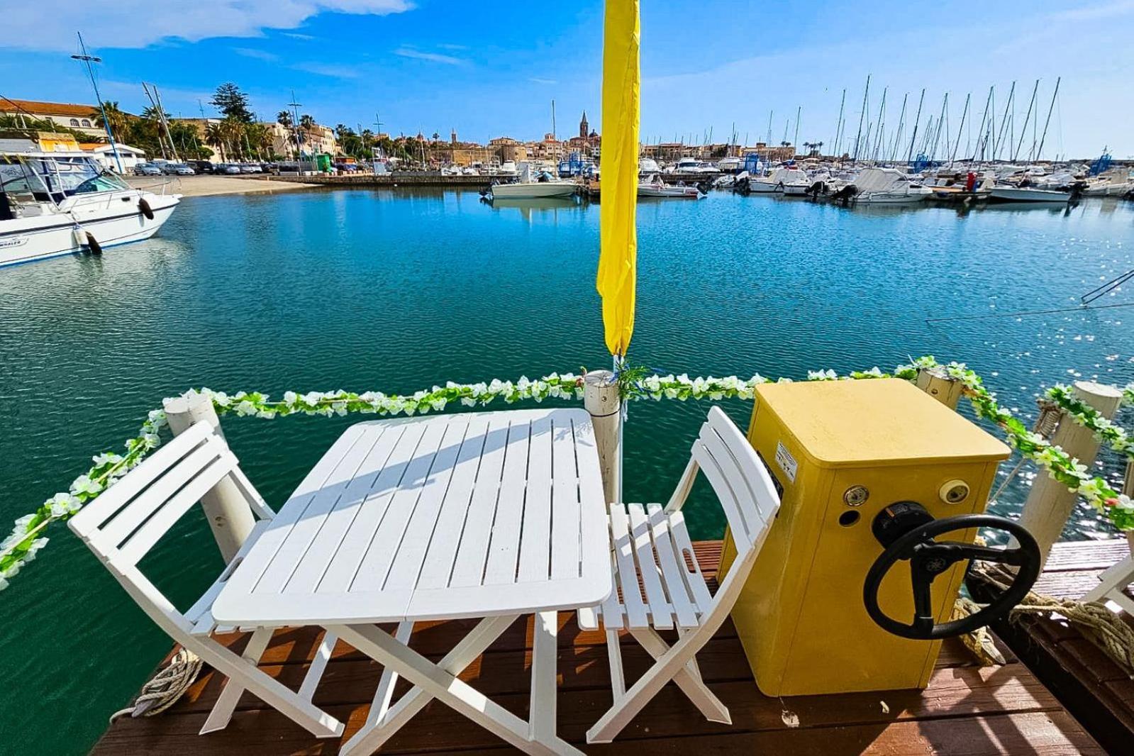 Houseboat Sardinia Hotel Alghero Exterior photo